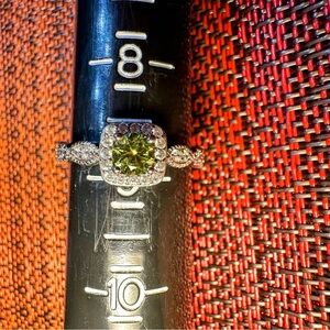 Fragrant Jewels Silver Ring with Vibrant Olive Stone